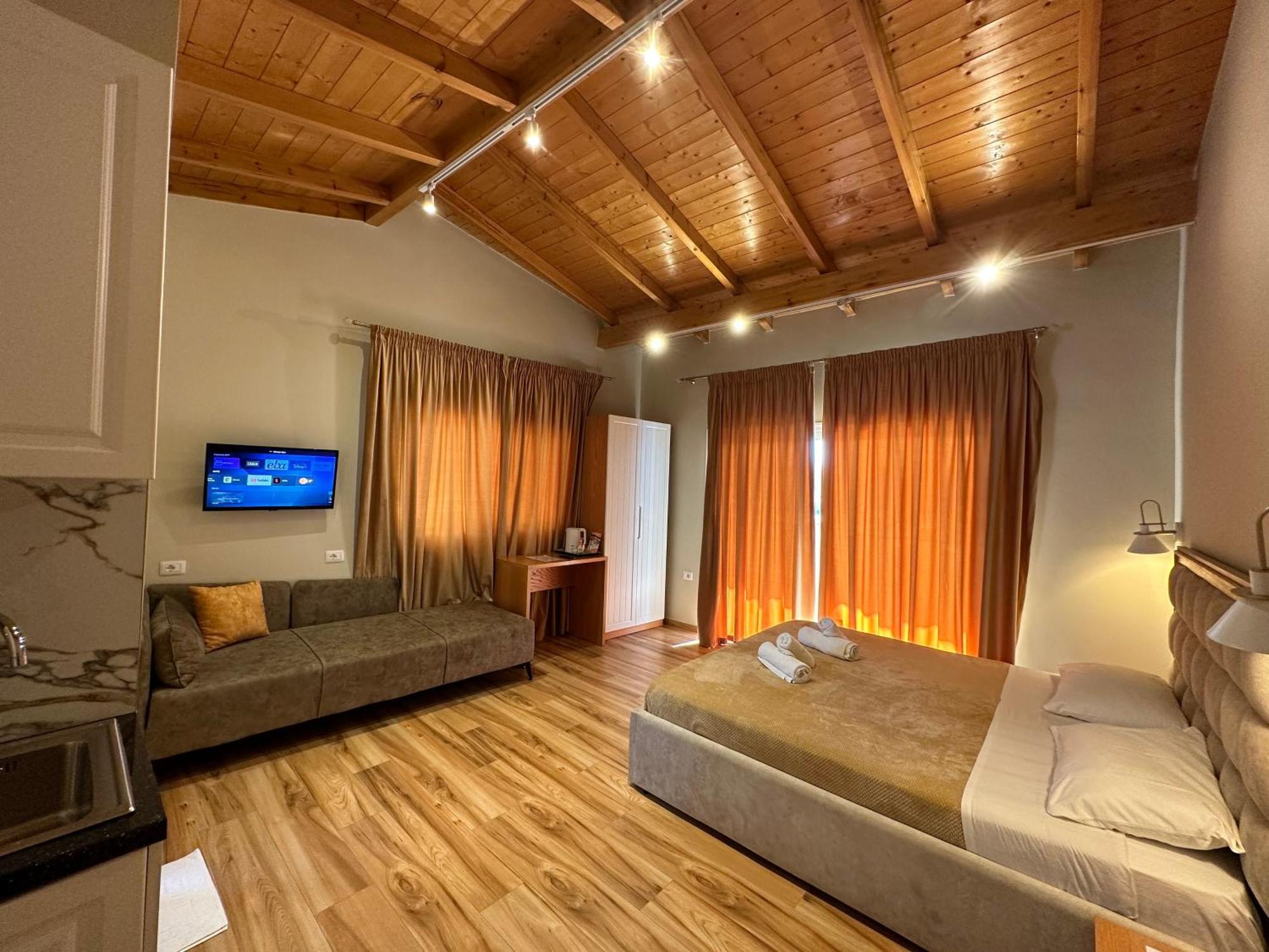 Arial Trinity Suites Vlorë Zimmer foto