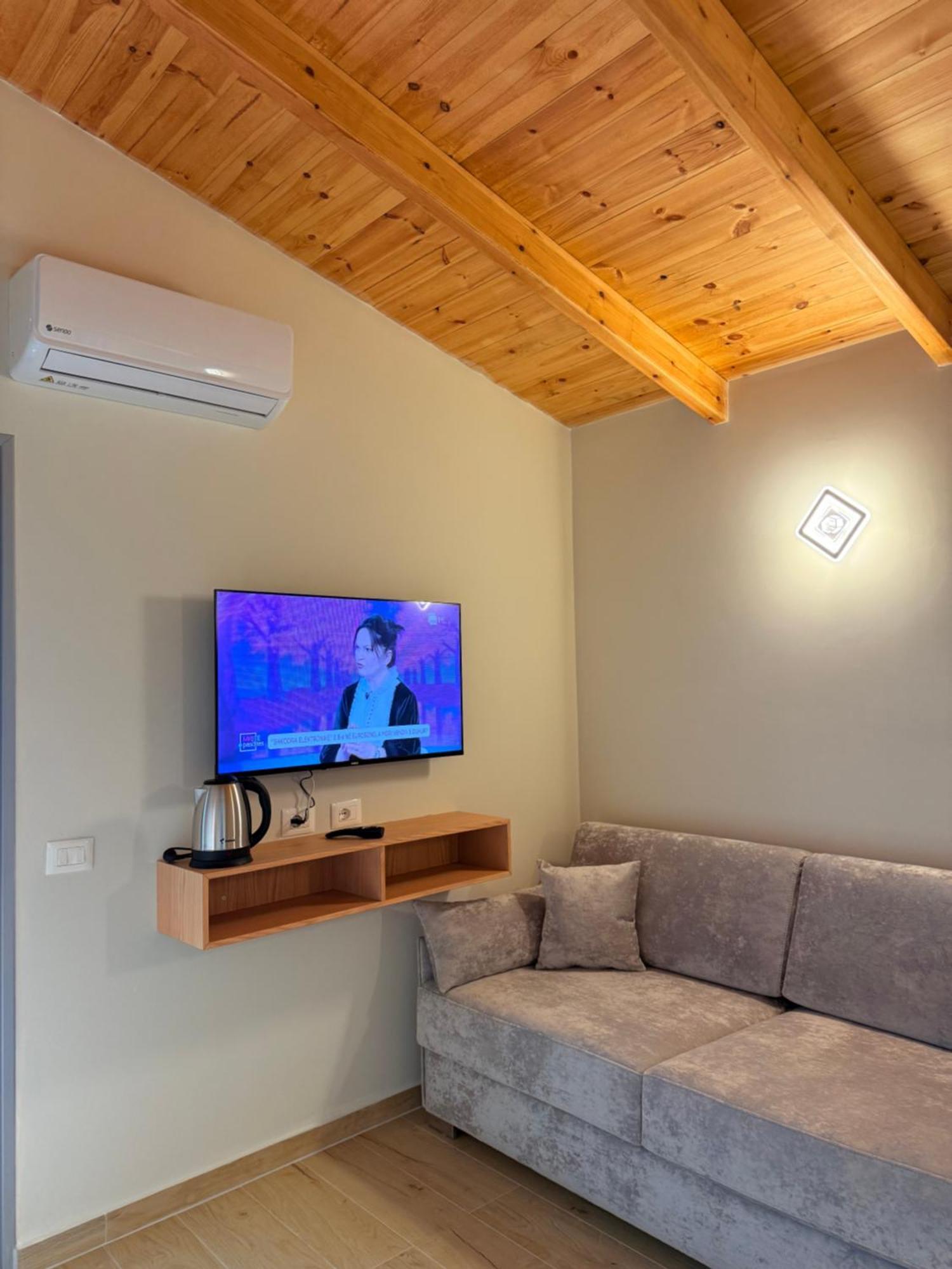 Arial Trinity Suites Vlorë Exterior foto