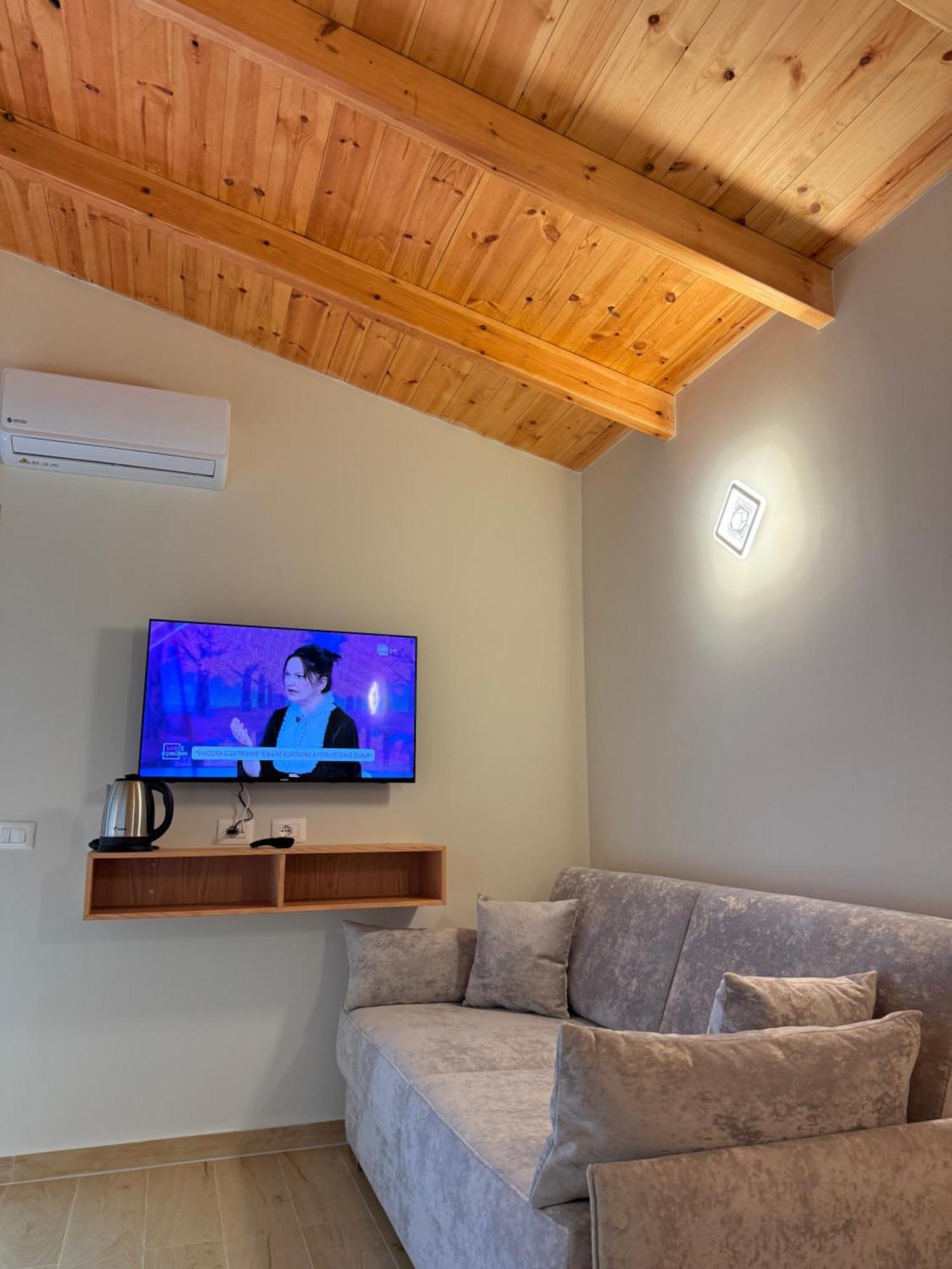 Arial Trinity Suites Vlorë Exterior foto