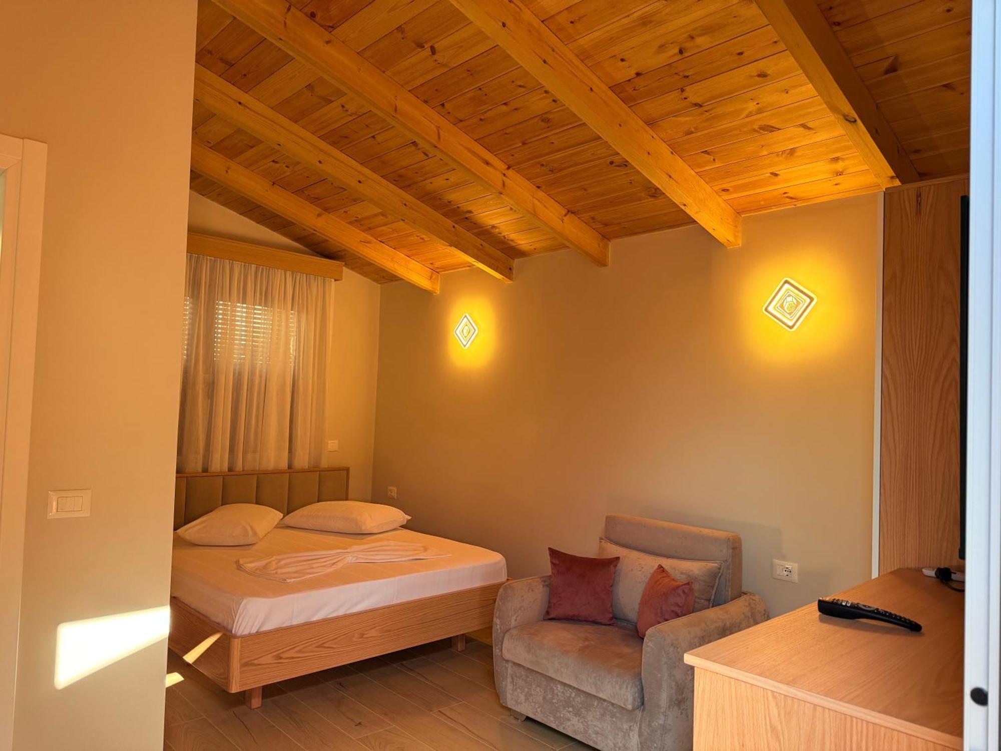 Arial Trinity Suites Vlorë Exterior foto