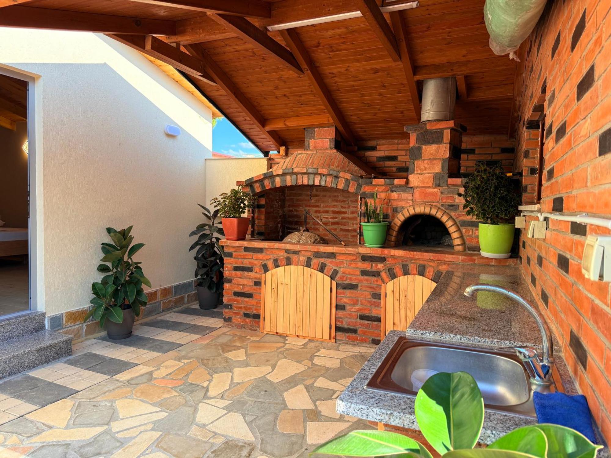 Arial Trinity Suites Vlorë Exterior foto