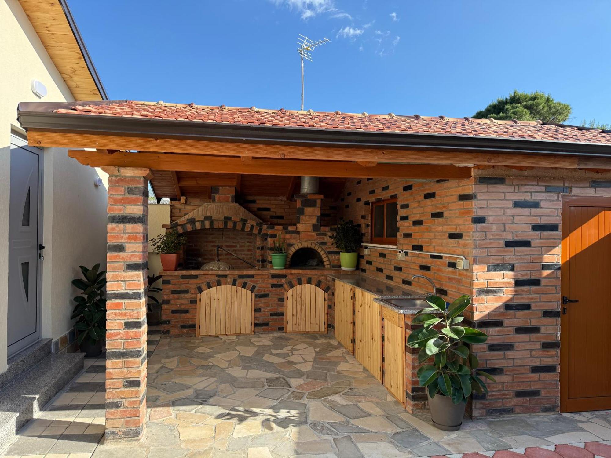 Arial Trinity Suites Vlorë Exterior foto